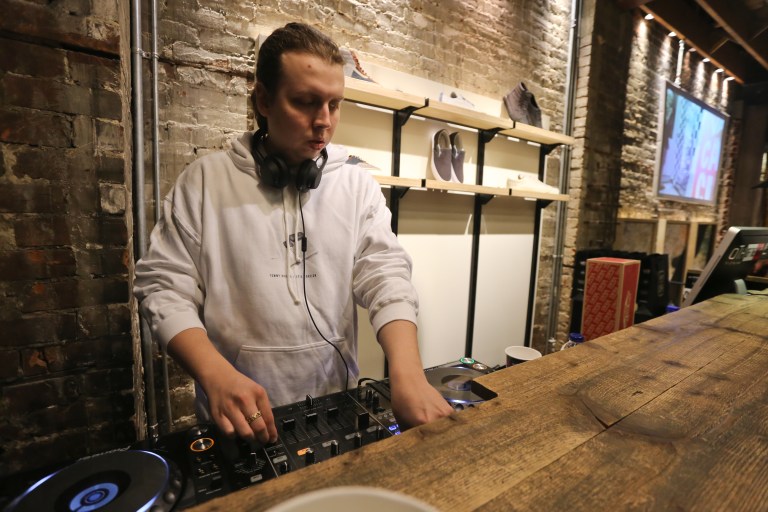 OTH X Vans X Tron-25